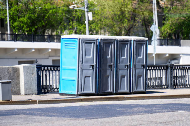 Porta potty delivery and setup in Greendale, IN